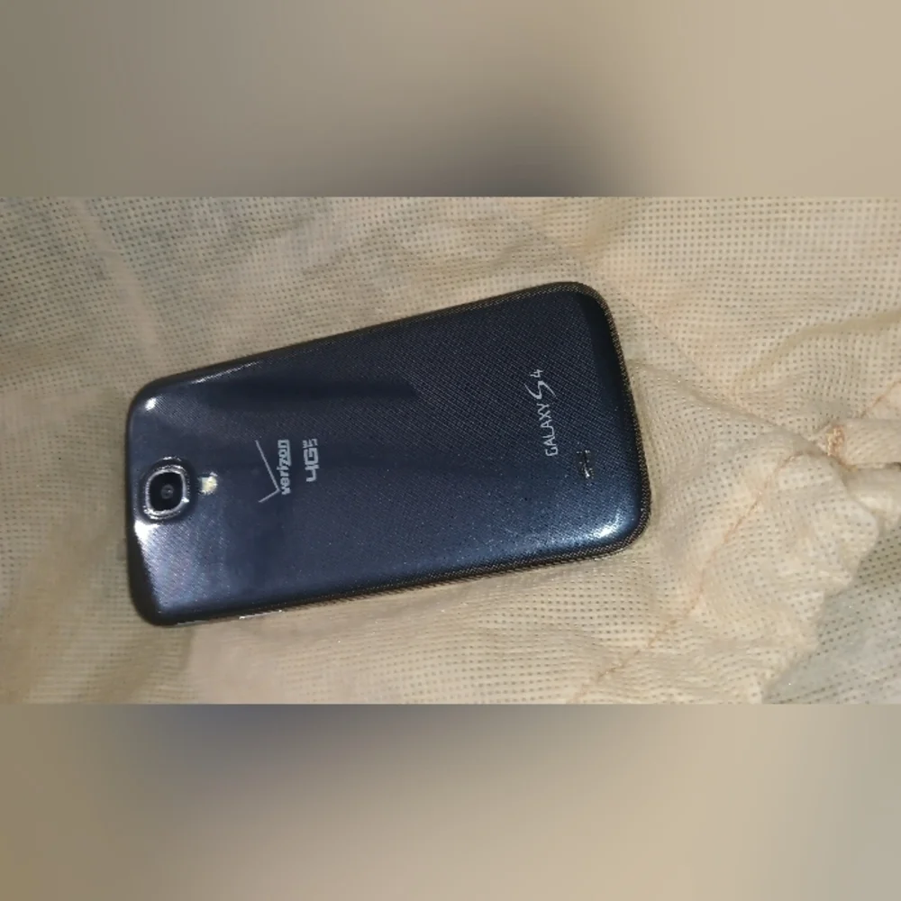 Samsung i545 Galaxy S4 16GB Verizon 13MP Camera Android Smartphone